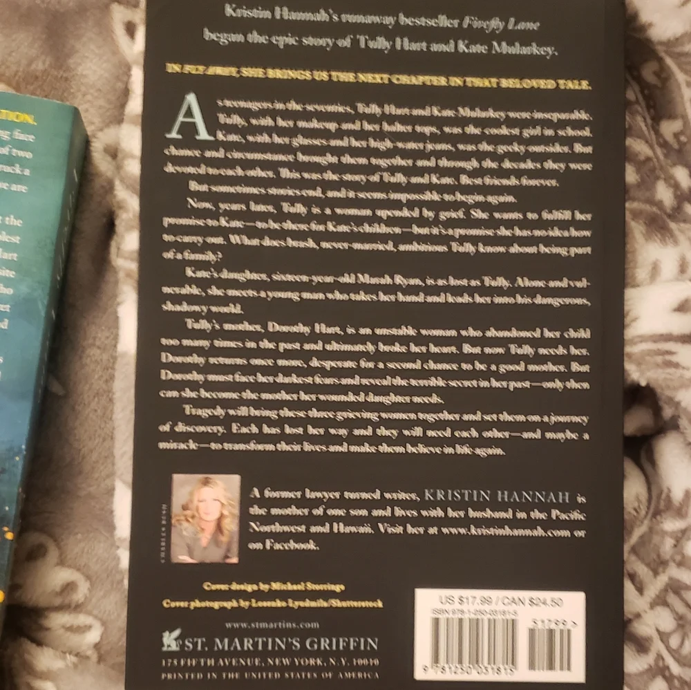 Kristin Hannah Book Set - Firefly Lane & Fly Away - Picture 3 of 4
